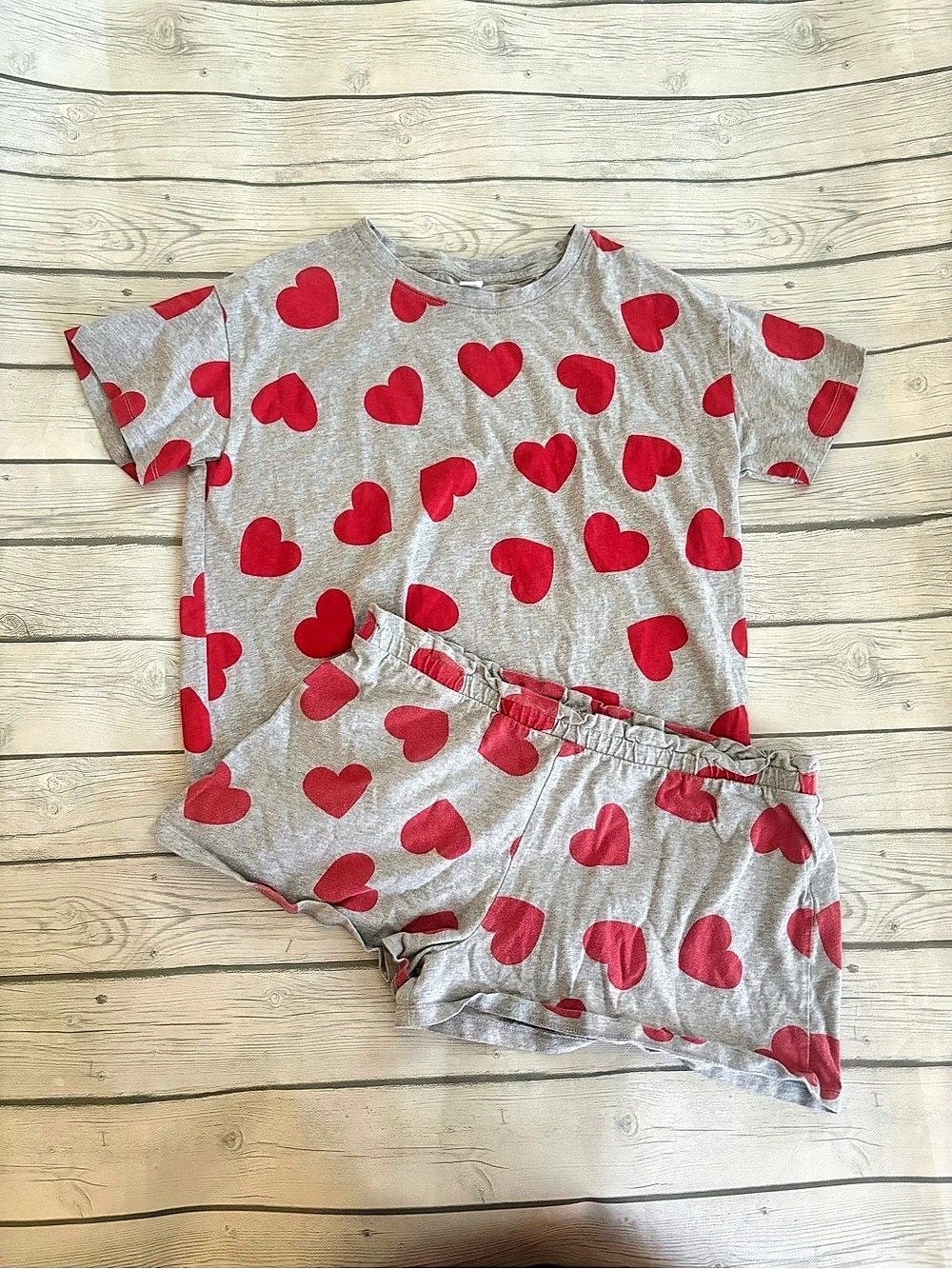 Old Navy Size Medium Gray & Red Heart Set